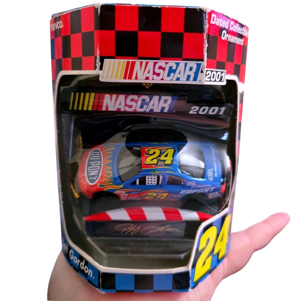 Jeff Gordon NASCAR 2001 Trevco Dated Collectible Ornament #24 DuPont Monte Carlo